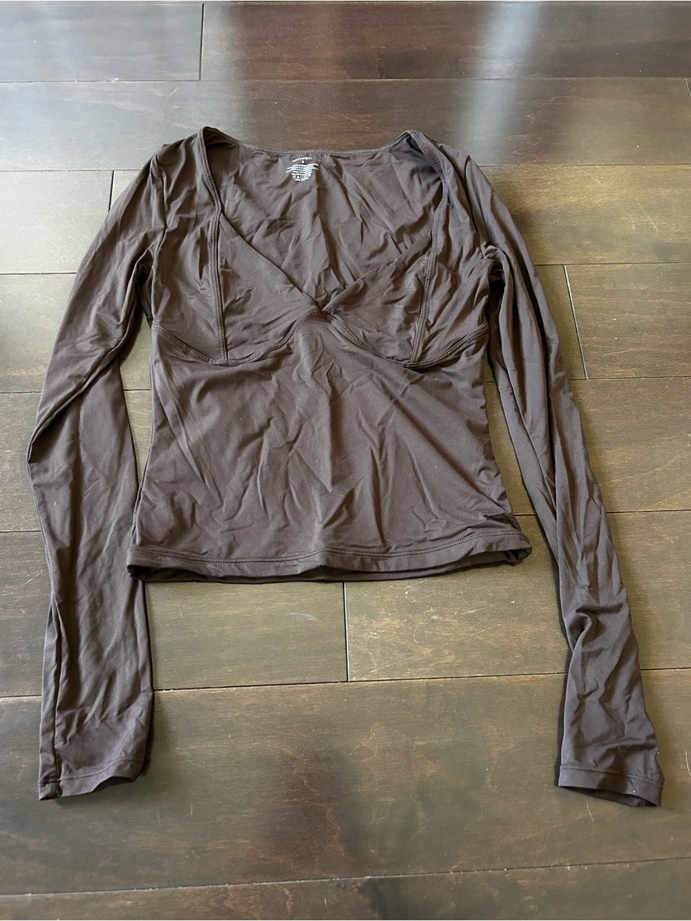 Long-Sleeve V-Neck Stretch Top in Dark Brown
